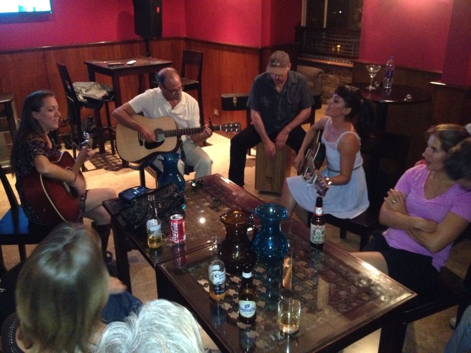 Acoustic jam session